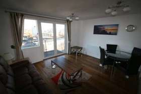 2 bedroom Flat to re...